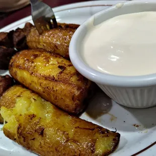 food, chicken wings and fried chicken