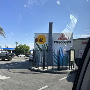 the entrance to pura vida