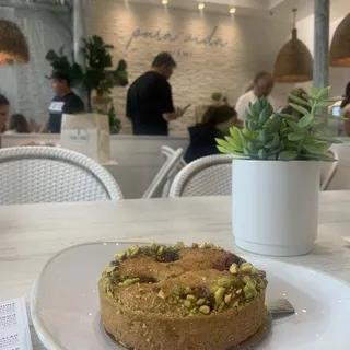 RASPBERRY PISTACHIO TART