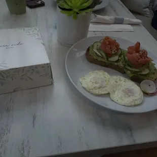 Avocado Smash with egg and salmon