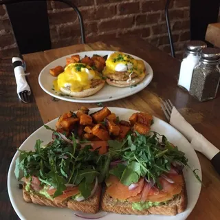 AVOCADO TOAST