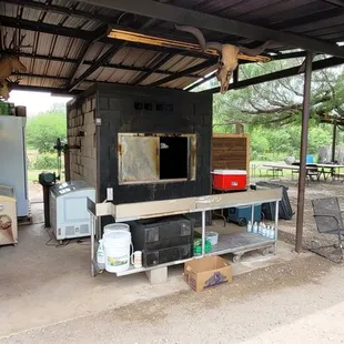 outdoor kitchen