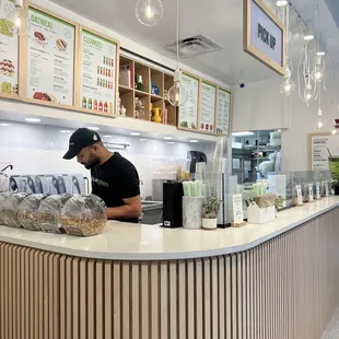 Pure Green - Juice & Smoothie Charles Village