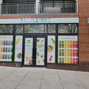 ramen and noodles, outside