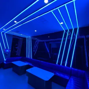 Pure karaoke is now REMODELED! Call for reservation！Walk-in welcome！
