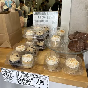 interior, cupcakes