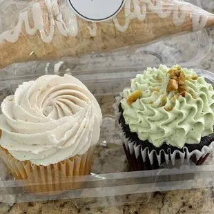 Vegan guava pastry, vegan pistachio dark chocolate cupcake and vegan mango cardamom cupcake!