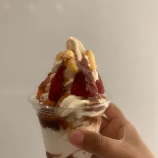 Strawberry cheesecake sundae