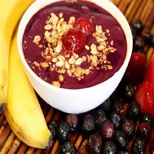 The Acai bowl (the healthy ice cream sunday)