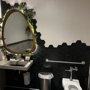 Nice bathroom