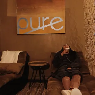 Grab a neck wrap, fuzzy robe and some hot coffee or tea - you deserve to relax in our retreat area before or after your service.