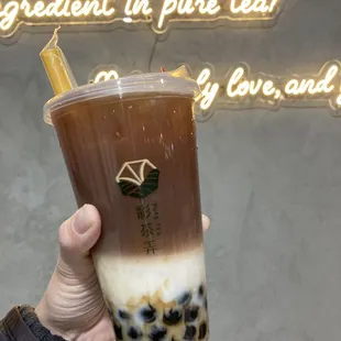 Black fresh milk tea with tapioca