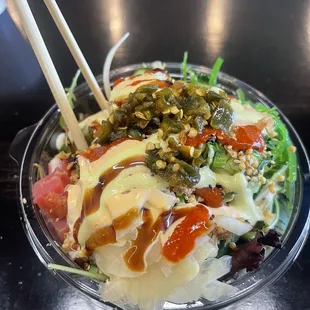 Regular bowl, with salmon and tuna. The best