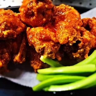 food, fried chicken wings, poultry, bbq wings, chicken wings, fried chicken, bbq chicken, chicken wings and fried chicken, chicken