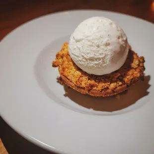 Apple crisp with vanilla ice cream. It&apos;s good, not too sweet.