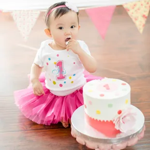 &quot;Smash Cake&quot; for our 1st Birthday photo session
  
 - Photo by Sugarbaby Photography