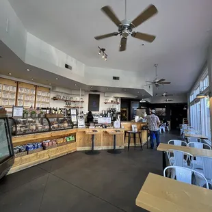 Overall picture of the inside during the less busy mornings