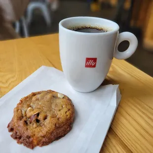 Salty Butterscotch Cookie &amp; Illy Coffee