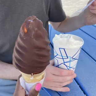 Small dipped cone and medium flurry