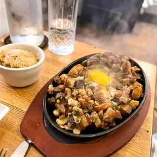 SIZZLING SISIG