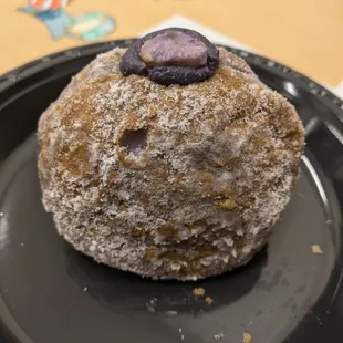 @endoedibles on Instagram 09/20/24
 
 Ube Polvoron Donut