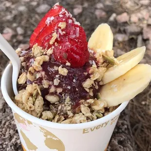 Everything is organic and fresh! If you live on campus ( U of A) it's at a great location! prices are good &amp; reasonable. I highly recommend