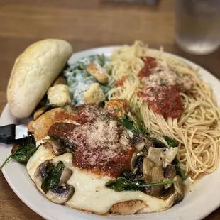 Chicken with spinach &amp; mushroom with pasta &amp; Caesar