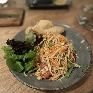 Spicy green papaya salad