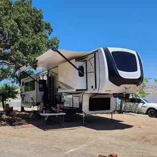 Thursday thru Monday getaway.  Approx 50 of us enjoying.  Plus boating.