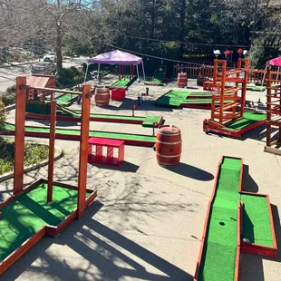 Outdoor miniature golf in Walnut Creek