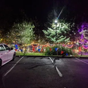 This is as you pull up . It&apos;s open until ten..So beautiful .