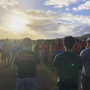 Facing the four corners with a chant that follows