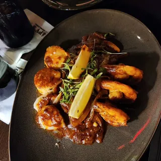 Callos y Camarones a la Diabla