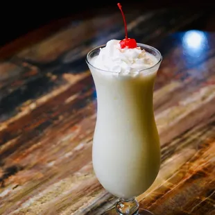 dessert, drink