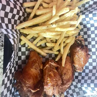 Garlic fries and wings