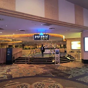 Great vintage atmosphere.