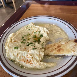 Chumus or Hummus this hummmzz..:)