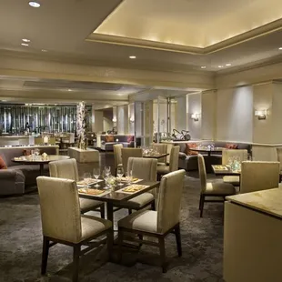 Pyramid Restaurant &amp; Bar