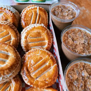 Pâté chaud, Iced coffee, Steamed layer cakes