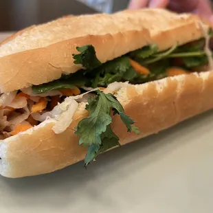 Banh mi thit nuong (grilled pork)