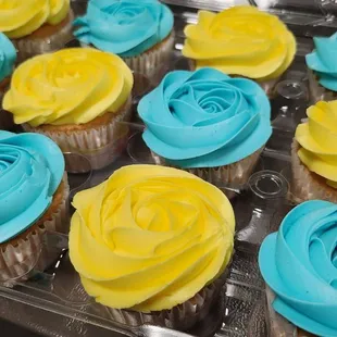 Dozen vanilla cupcake with vanilla buttercream $46