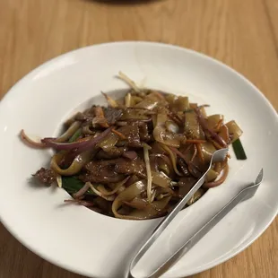 Beef Stir-Fried Wide Noodle
