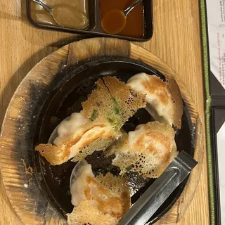 Pan Fried Shrimp Skirt Dumpling (4)