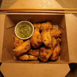 Fried chicken wings