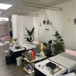 Head spa treatment stations