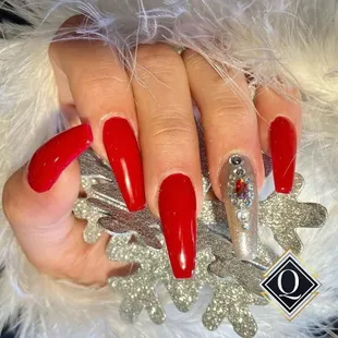 Christmas nails Q Nails Spa