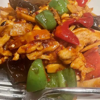 CHICKEN IN SPICY GARLIC SAUCE