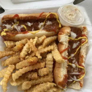 Ordered the southern dog with slaw on the side.  I do recommend getting the slaw on the side because it's a wet slaw, but very tasty!