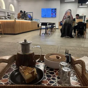 Jabani large pot and caramel cheesecake