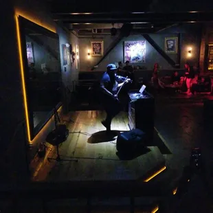 They have a live violinist. #Dope